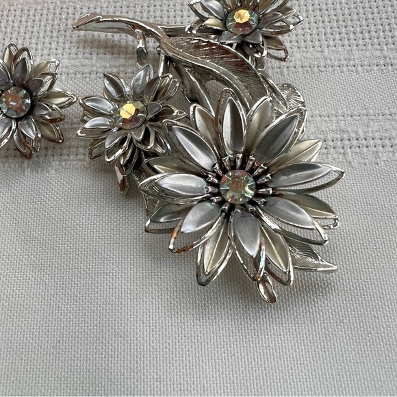 💥SALE Brooch & Clip-on‎ Earrings Estate Vintage Silver-tone Rhinestones GUC - Picture 11 of 11
